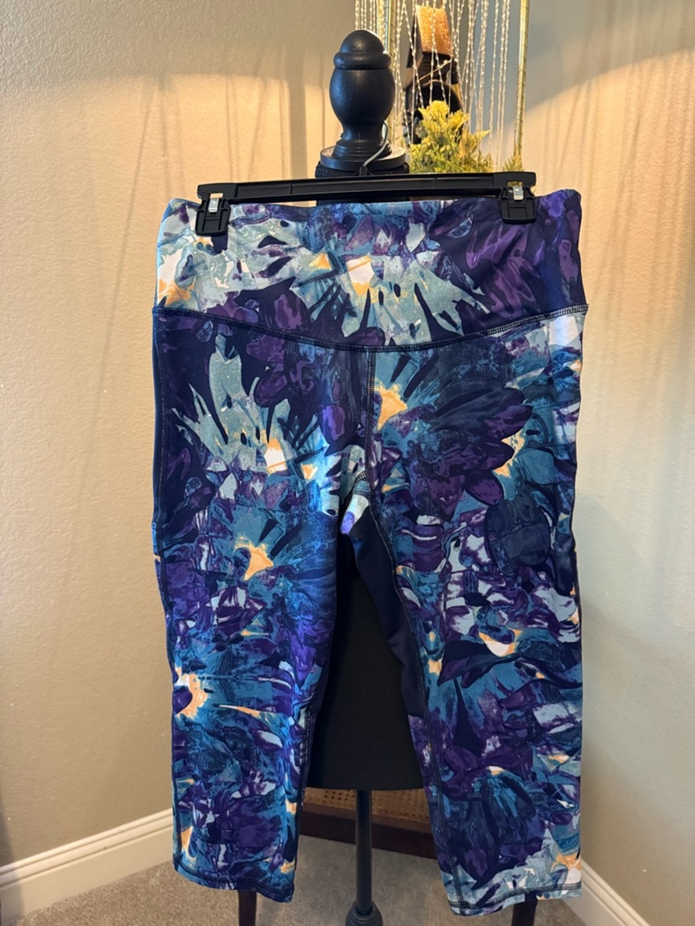 Ladies Champion sportswear Blue & Purple Print Capri Leggings